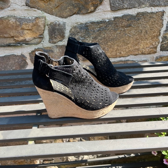 Marc Fisher Wedge Heels - Picture 1 of 12